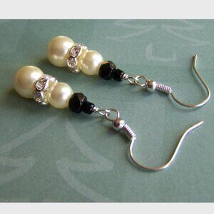 NEW Pearl Snowman Earrings